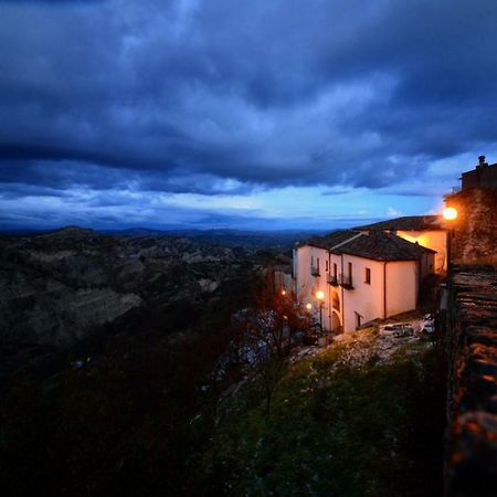 Palazzo Scelzi Hotel Aliano Buitenkant foto