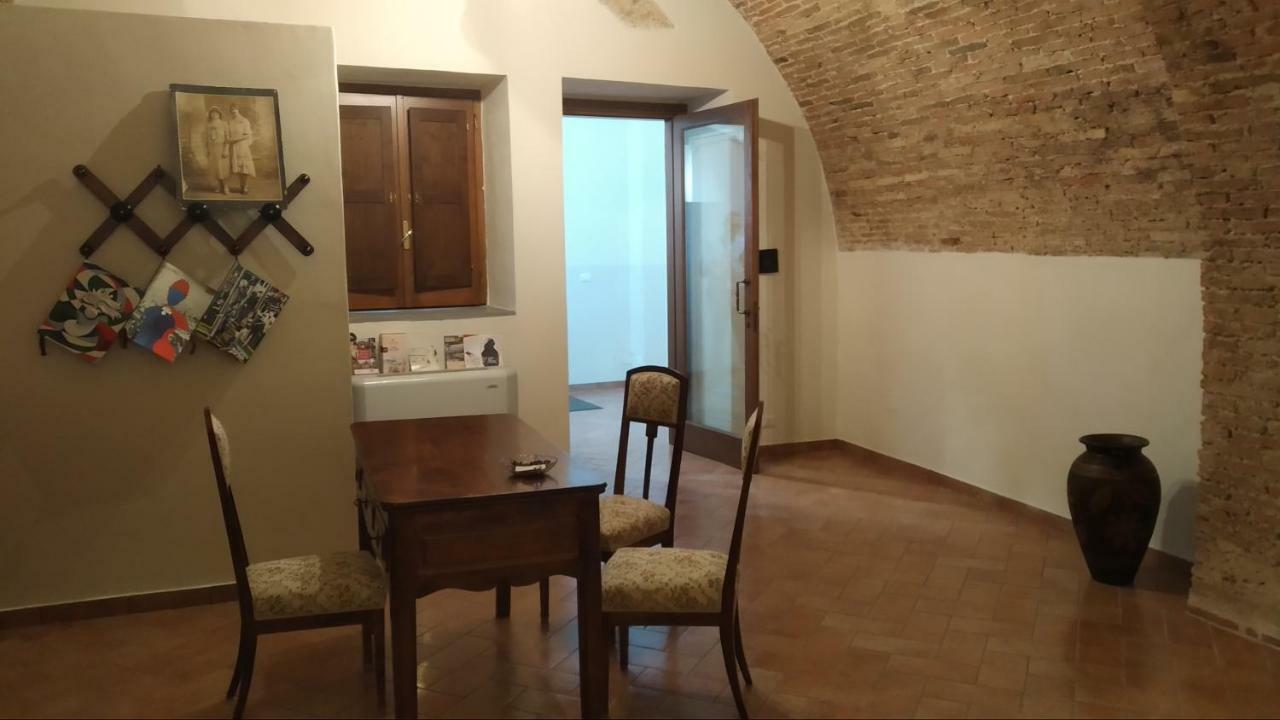 Palazzo Scelzi Hotel Aliano Buitenkant foto
