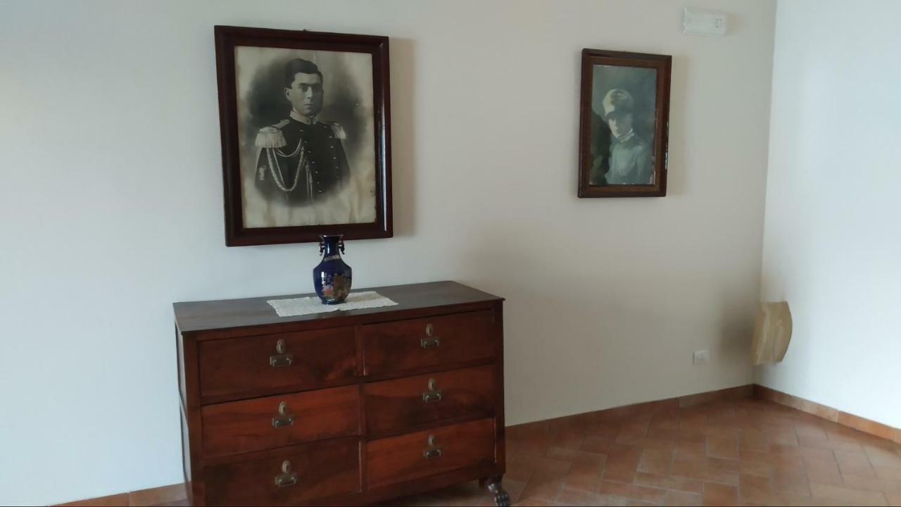 Palazzo Scelzi Hotel Aliano Buitenkant foto