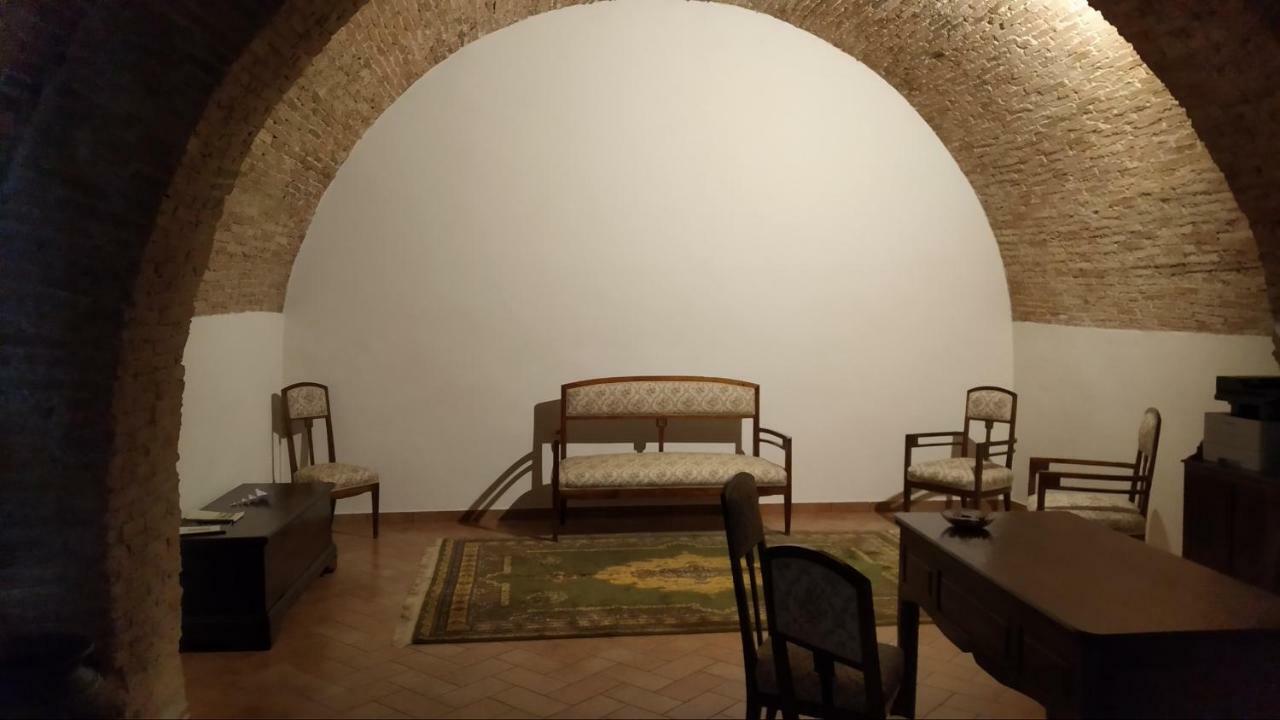 Palazzo Scelzi Hotel Aliano Buitenkant foto