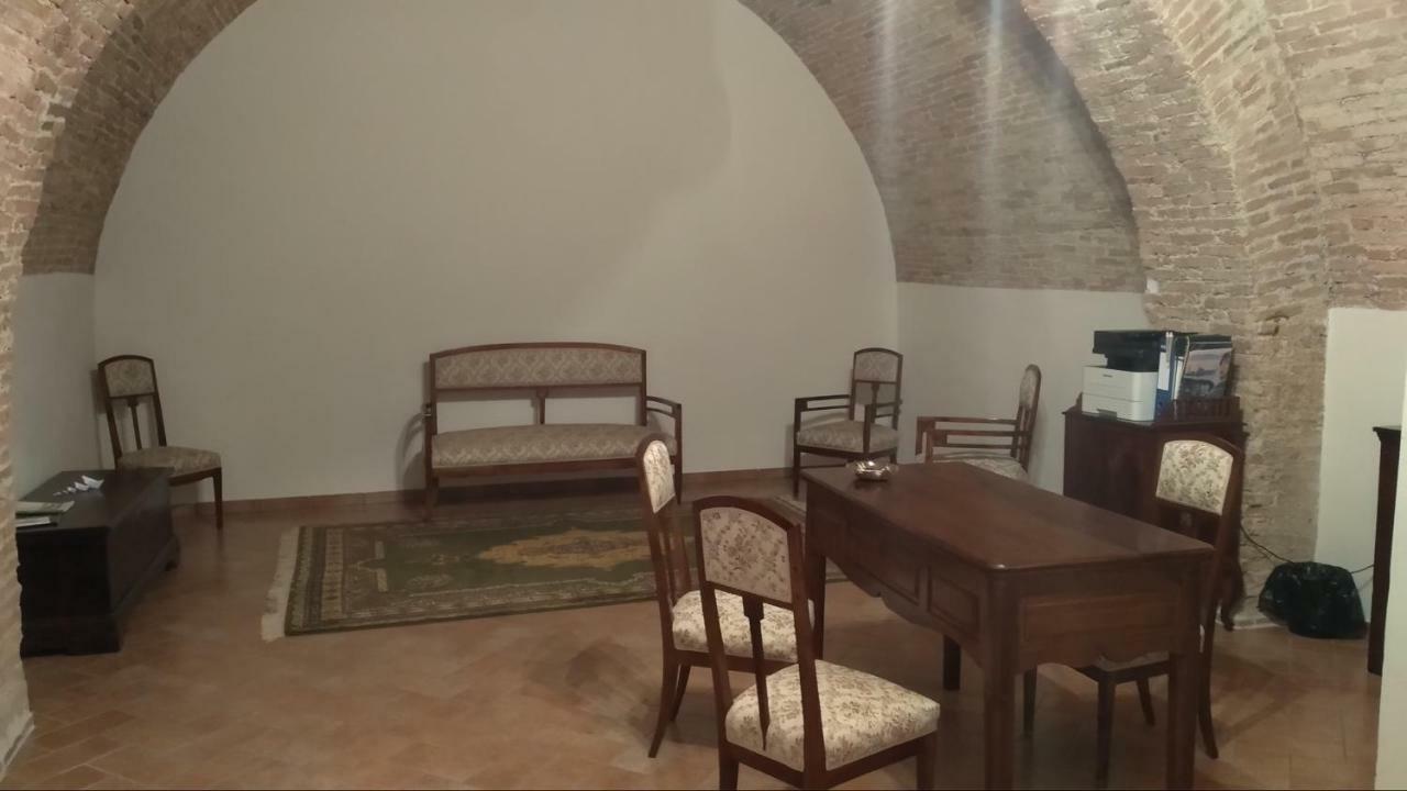 Palazzo Scelzi Hotel Aliano Buitenkant foto
