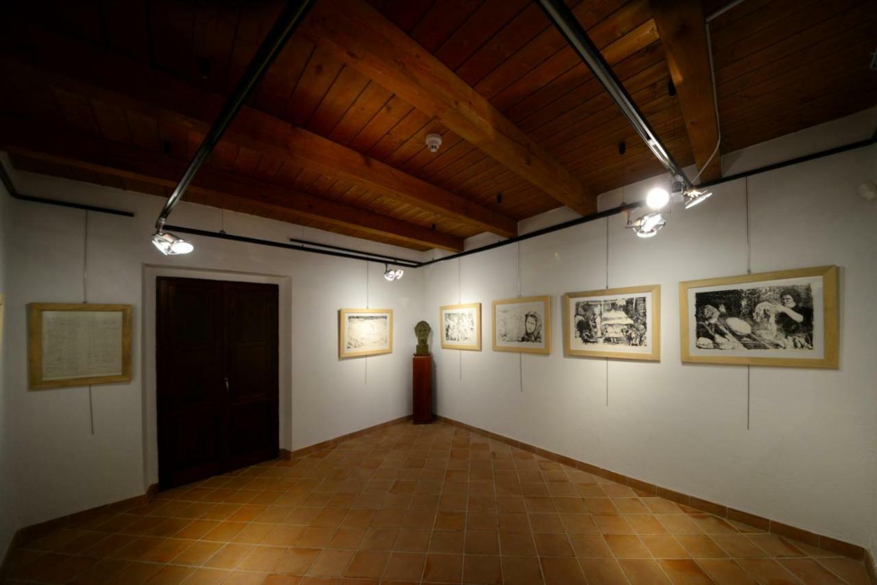Palazzo Scelzi Hotel Aliano Buitenkant foto
